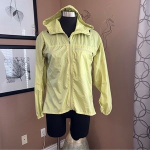 MARMOT Windbreaker Womens Size Medium Full Zip Hooded Chartreuse Lightweight